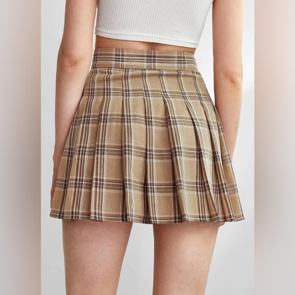 WDIRARA | Casual beige Plaid High Waist Pleated A-Line Mini Skirt Size XXL - Picture 3 of 3